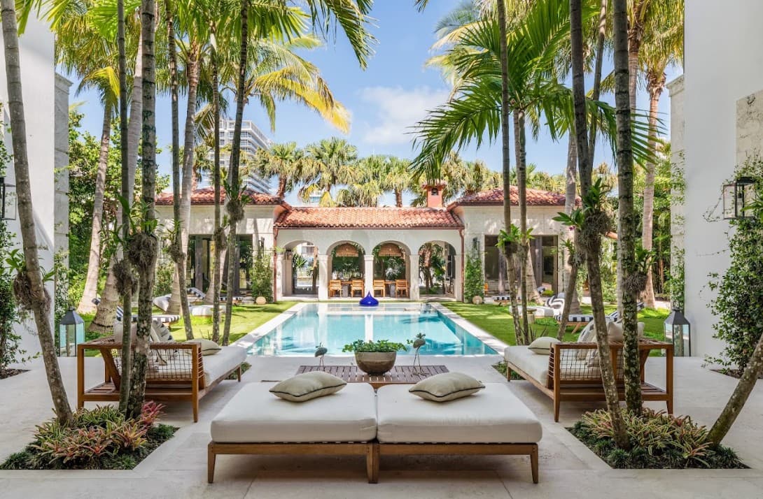 Red Flags When Booking a Luxury Villa Online