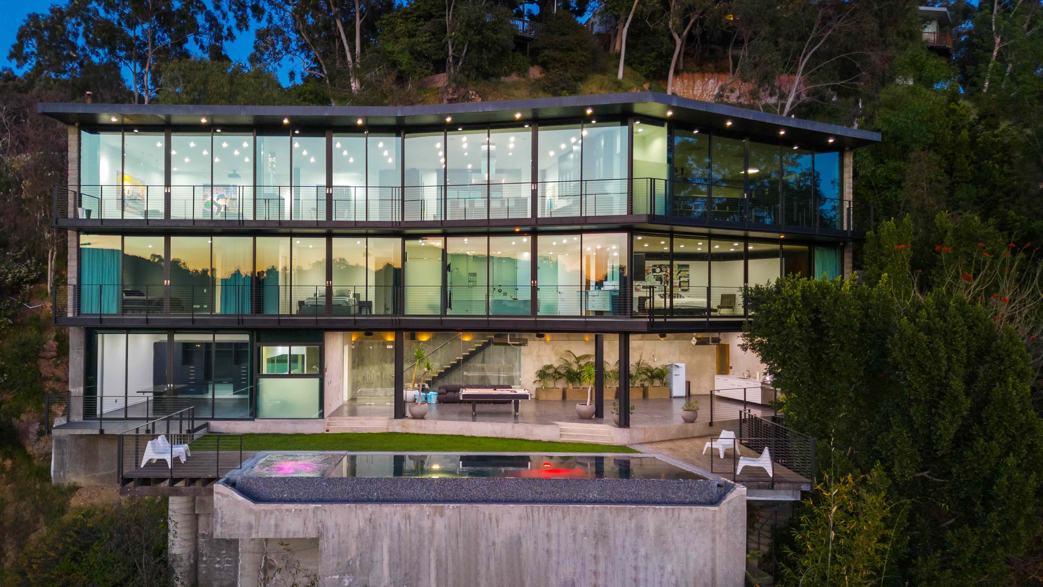 Villa Glass Mansion — Los Angeles, CA