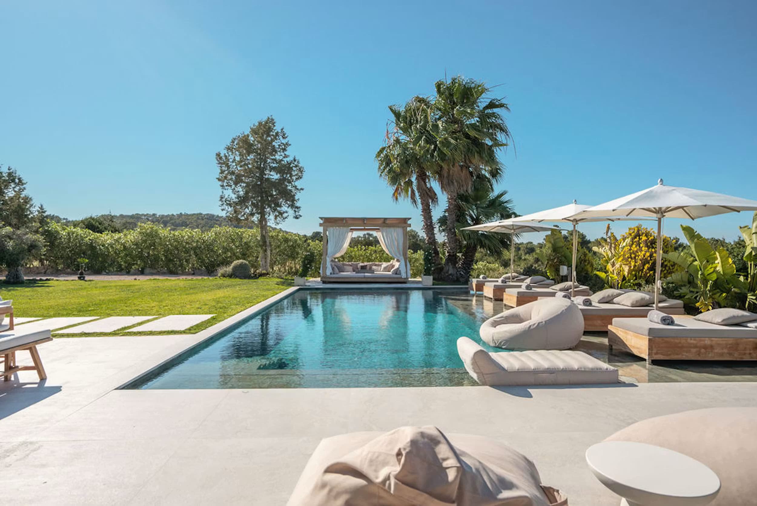 Amor Cala Bassa — Ibiza, Spain
