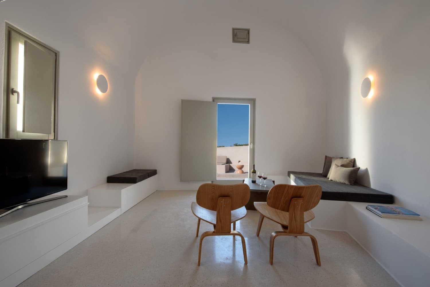 Pyrgos King — image 2