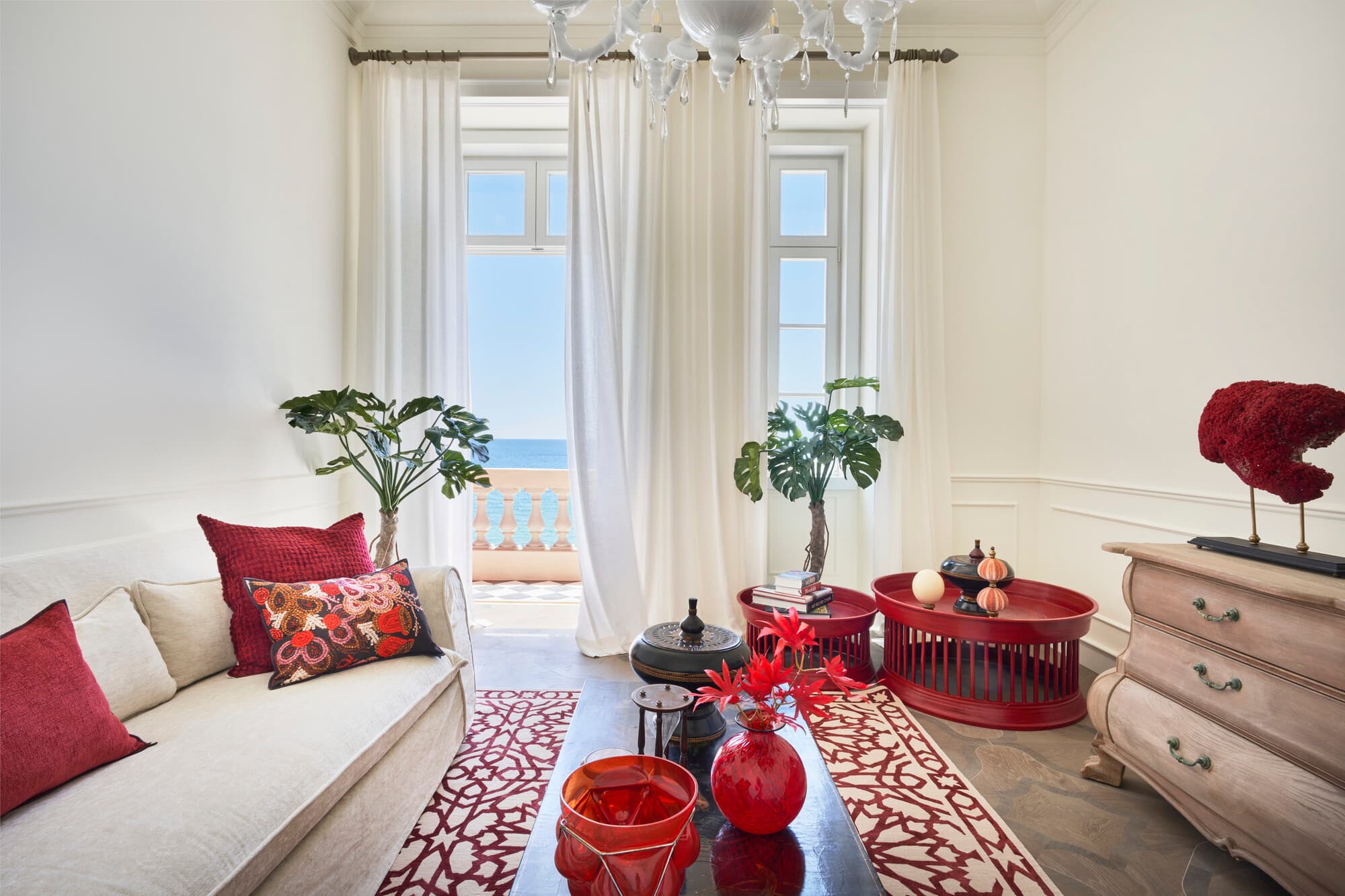 Red Chalet — image 3