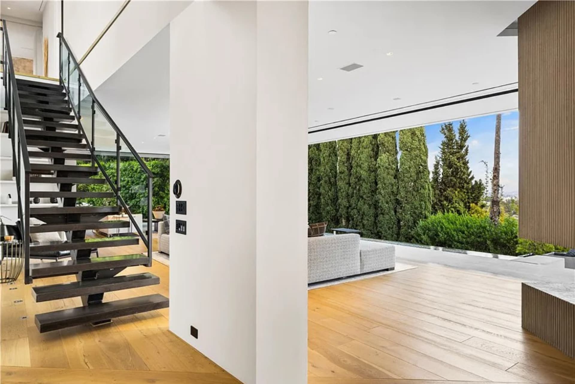 Villa Glass — image 19