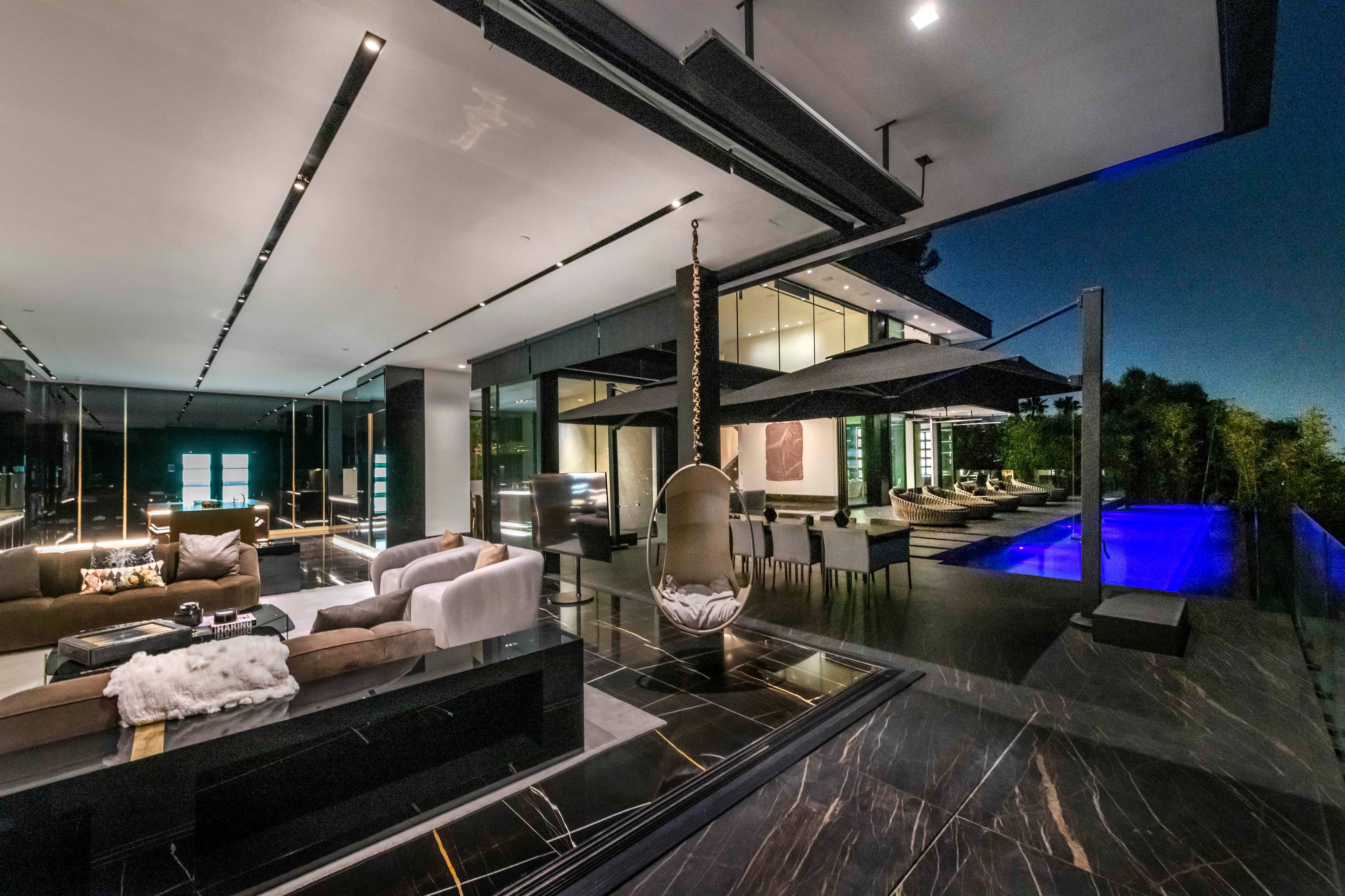 Villa London — image 61
