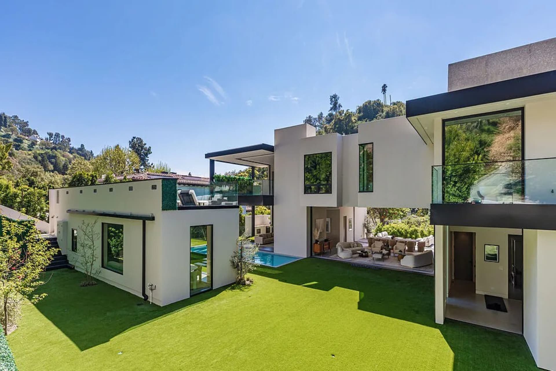 Villa Stone — image 50