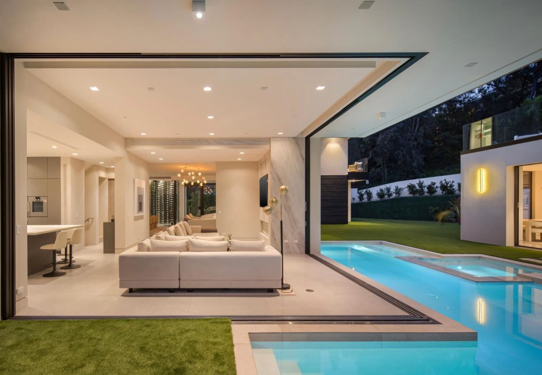 Villa Stone — image 61