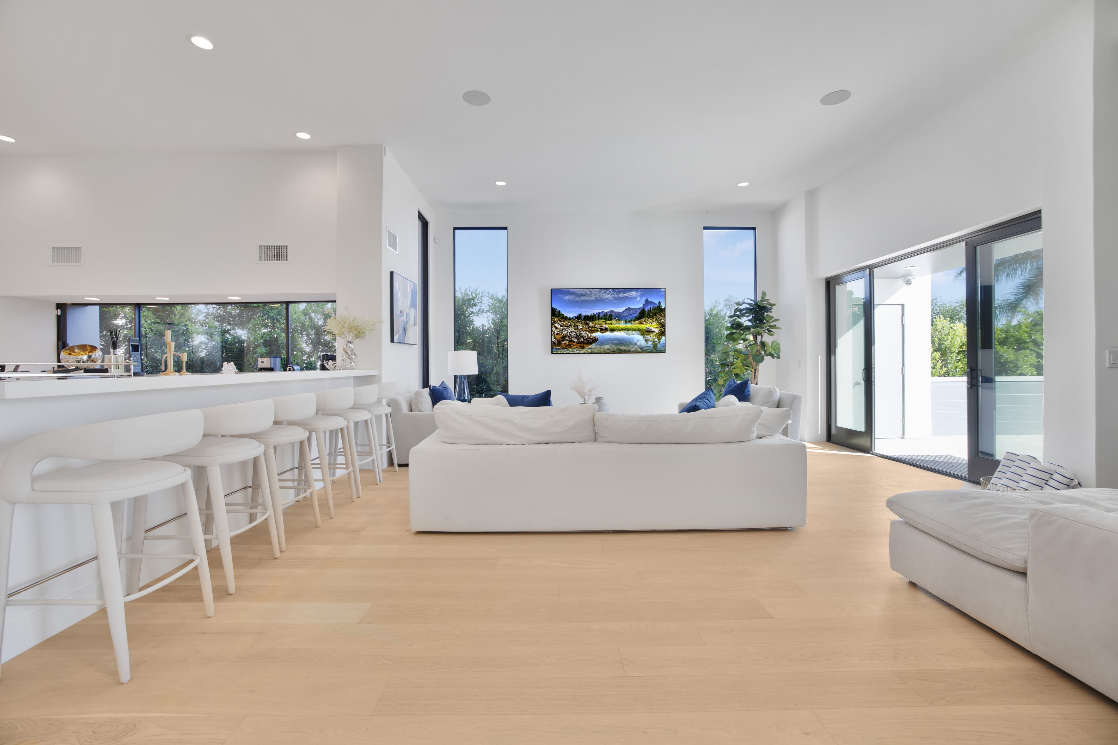 Villa Morning — image 18