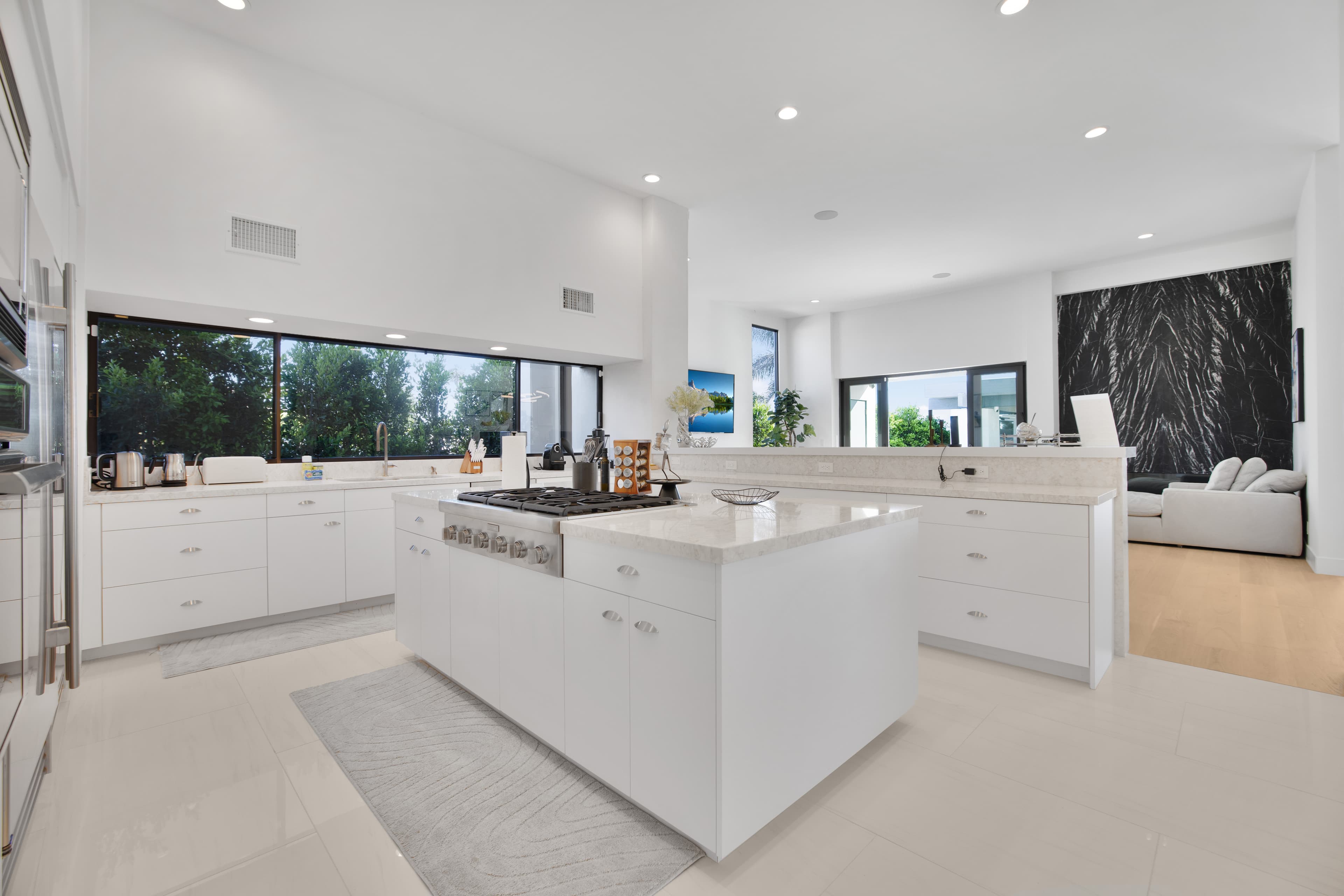 Villa Morning — image 20