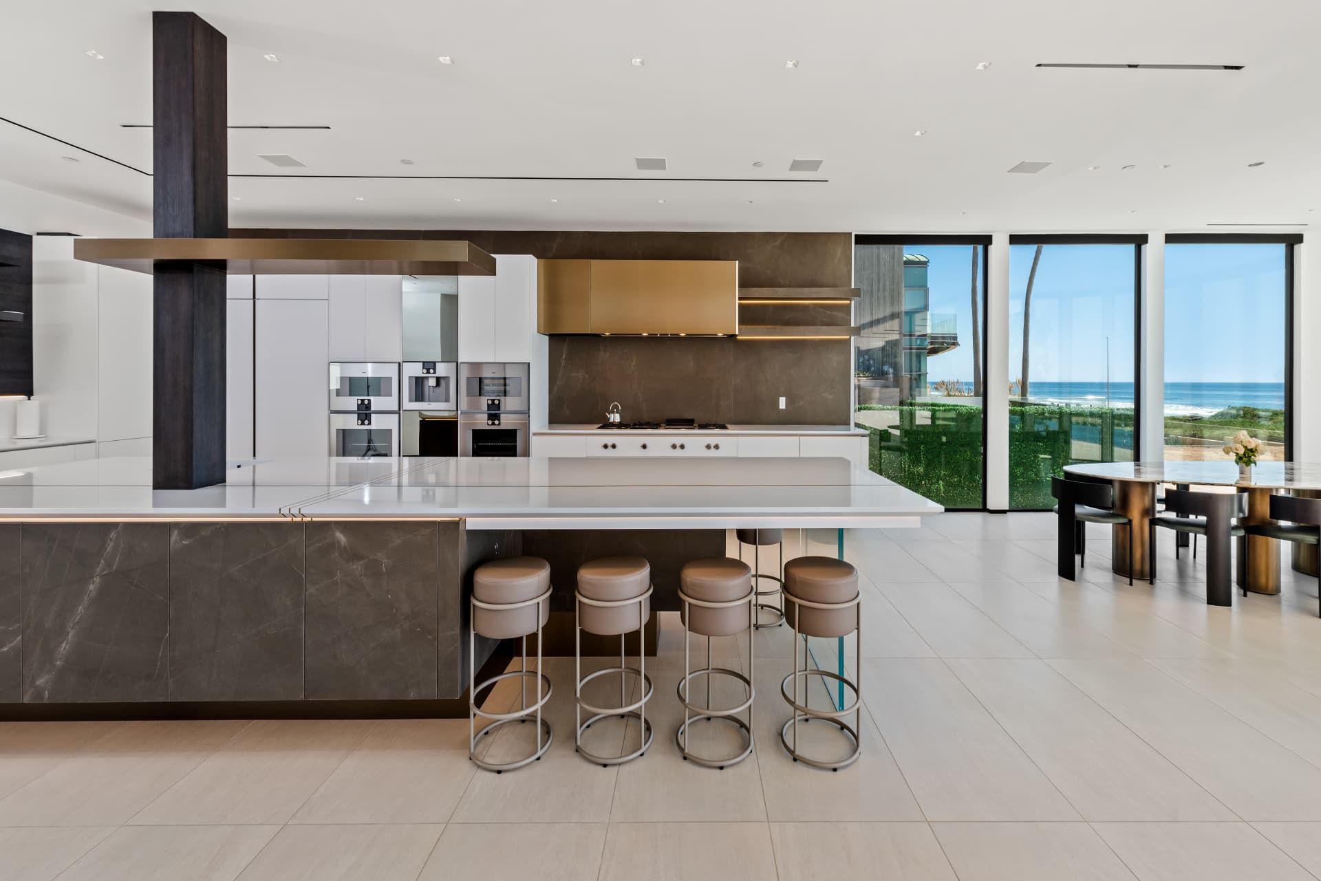 Villa Broad — image 8
