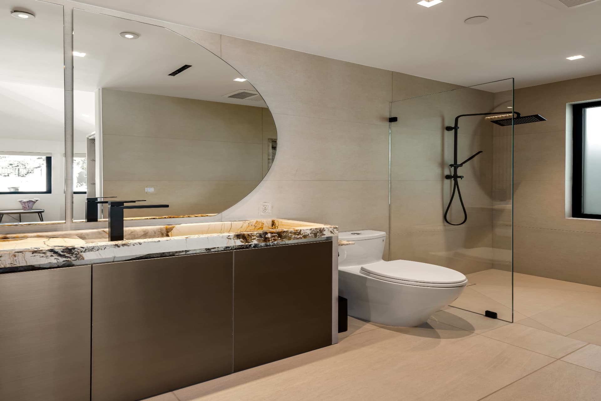 Villa Broad — image 39