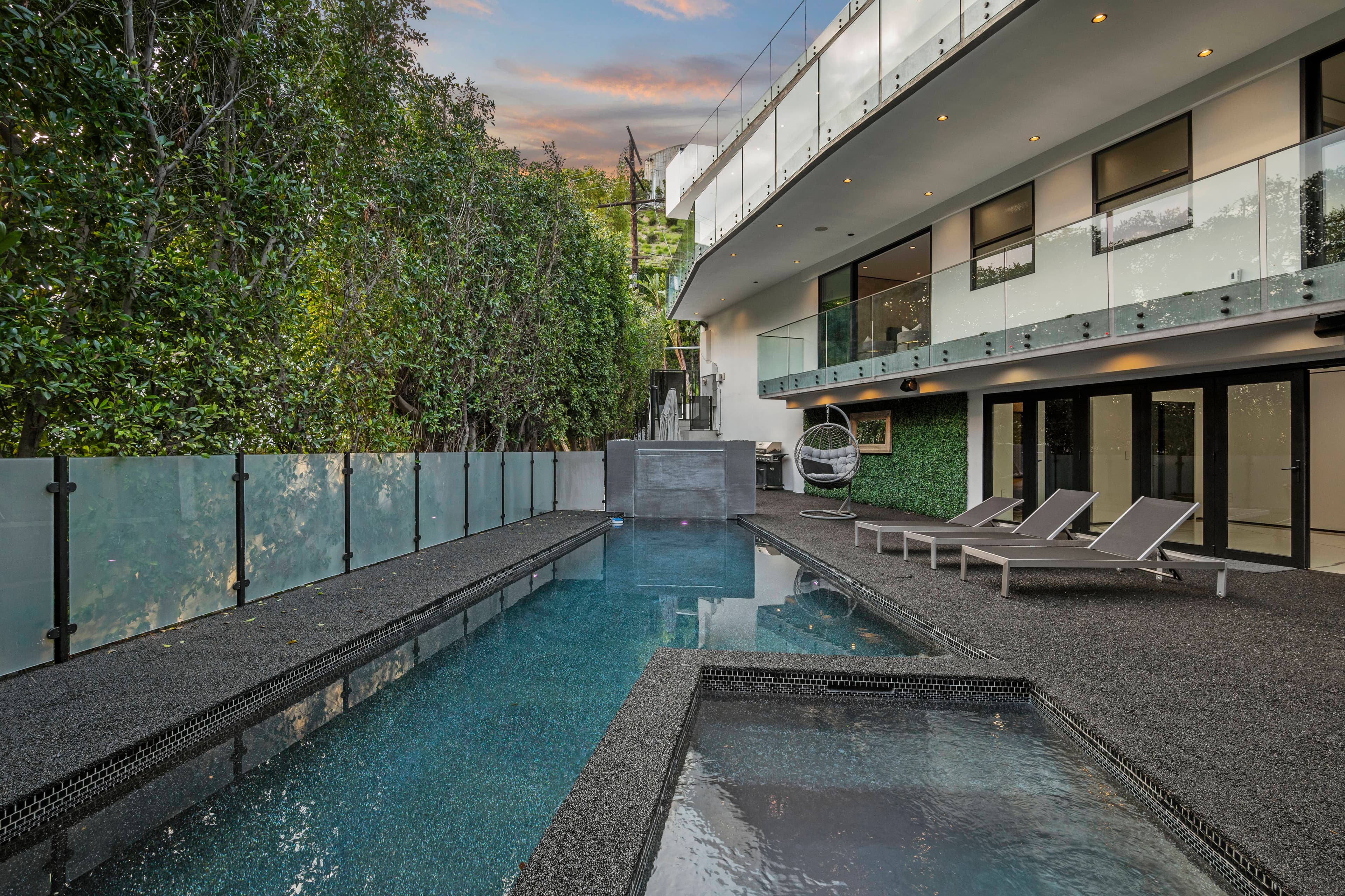 Villa Sunset — Los Angeles, CA